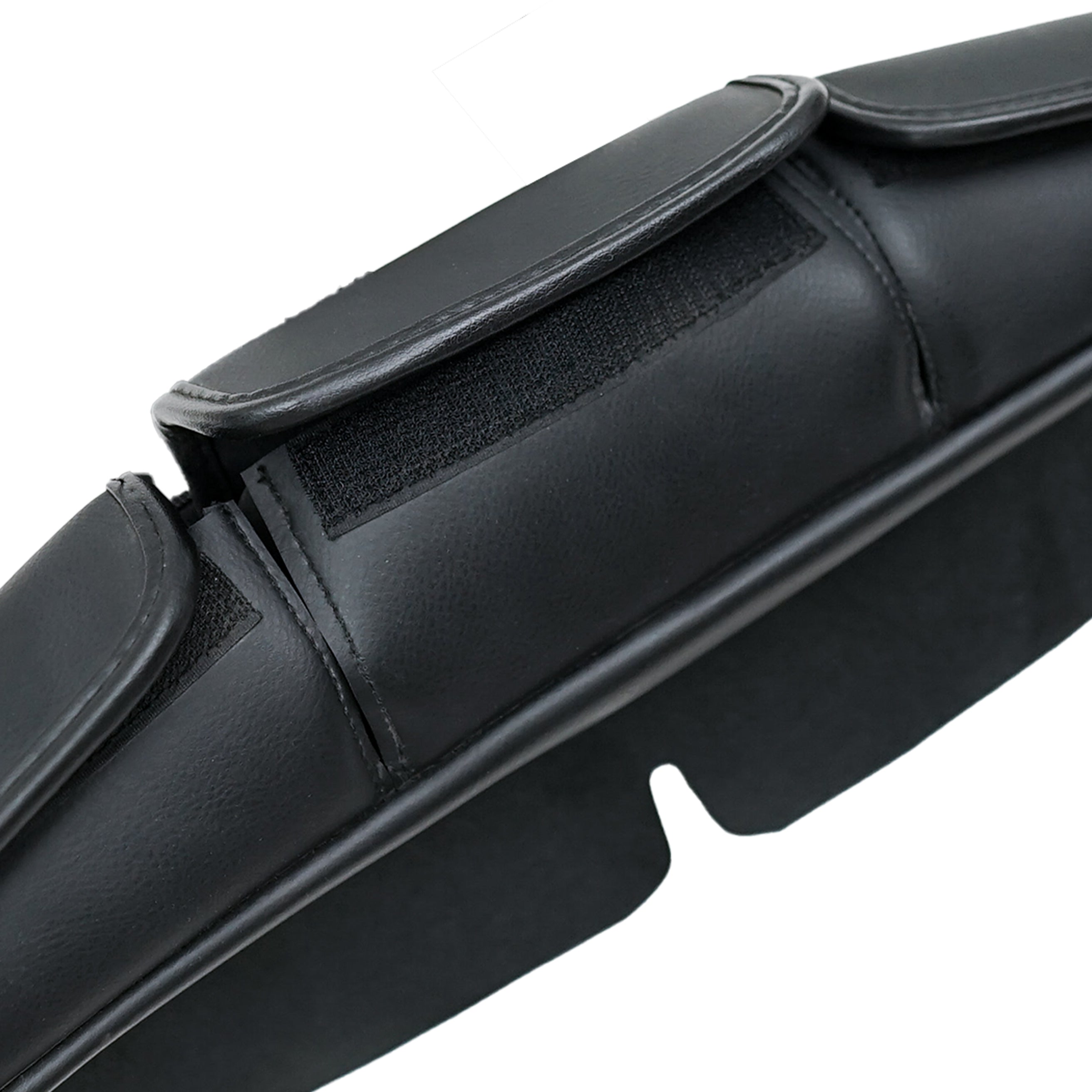 RC5801 Four- Pouch Windshield Bag