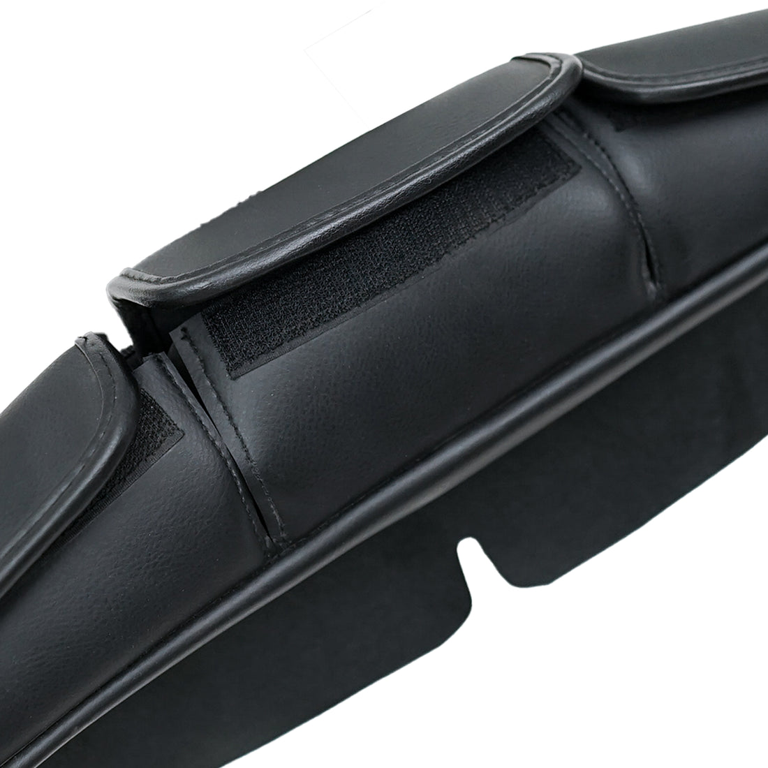 RC5801 Four- Pouch Windshield Bag