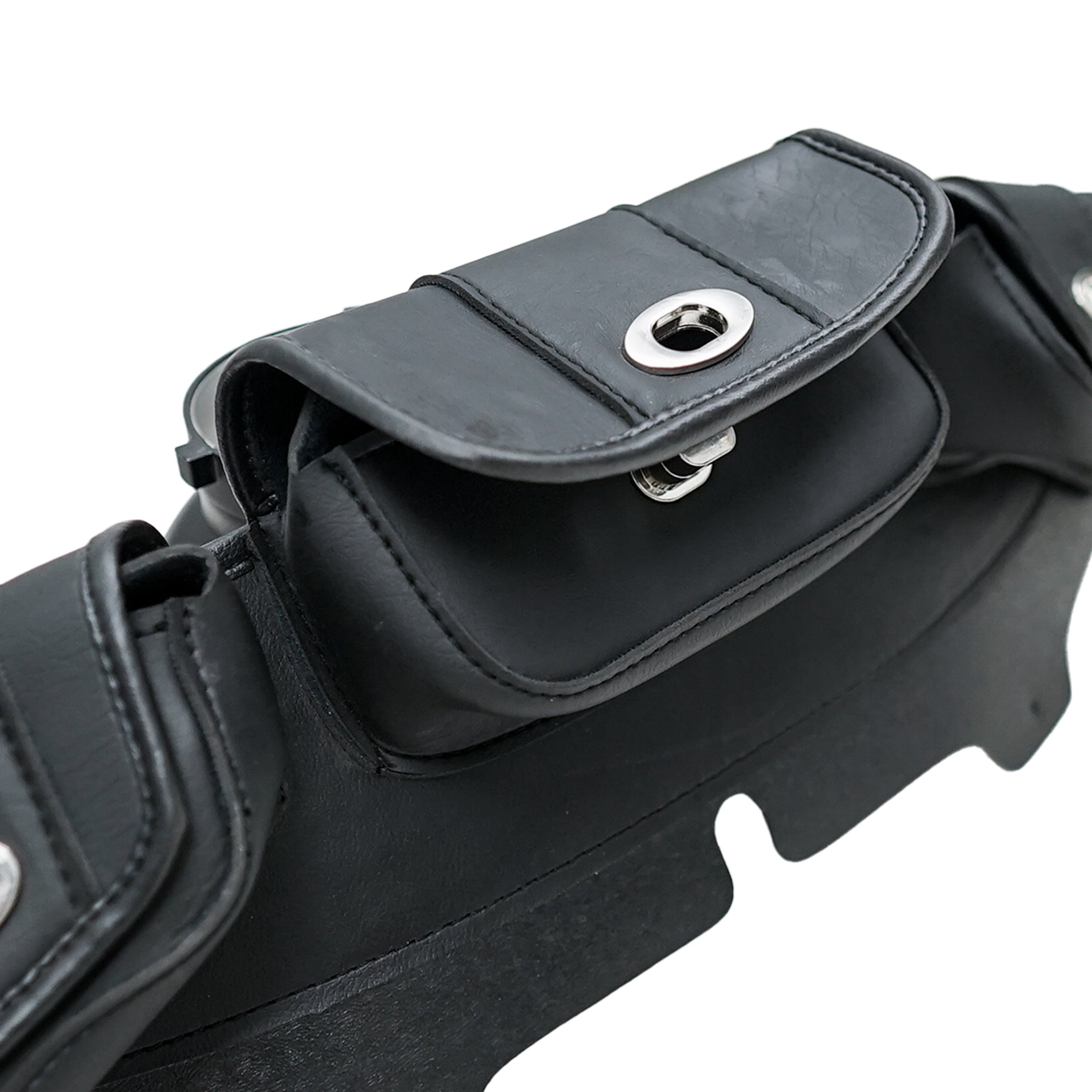 RC5802 Three-Pocket Windshield Bag