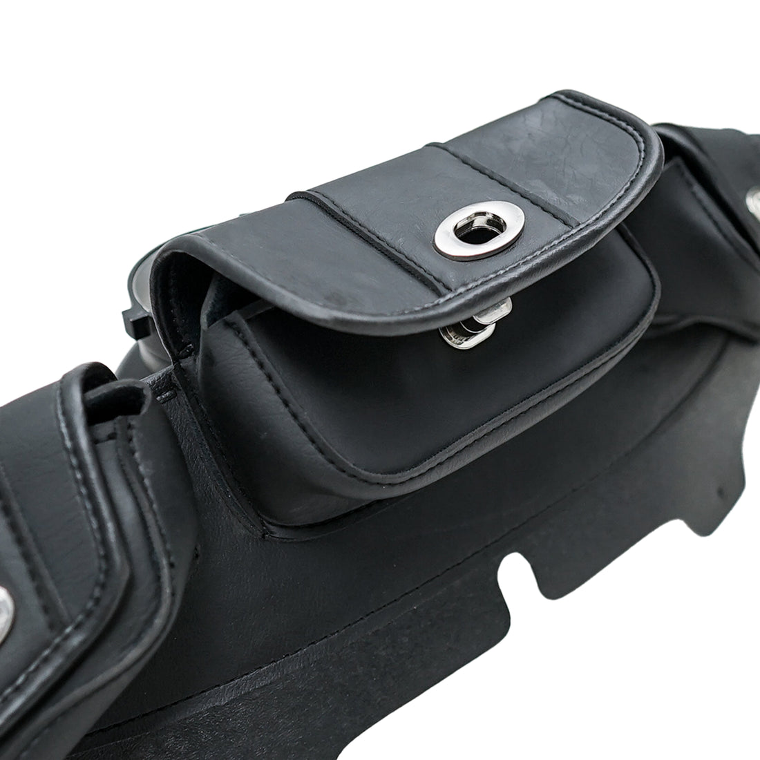 RC5802 Three-Pocket Windshield Bag