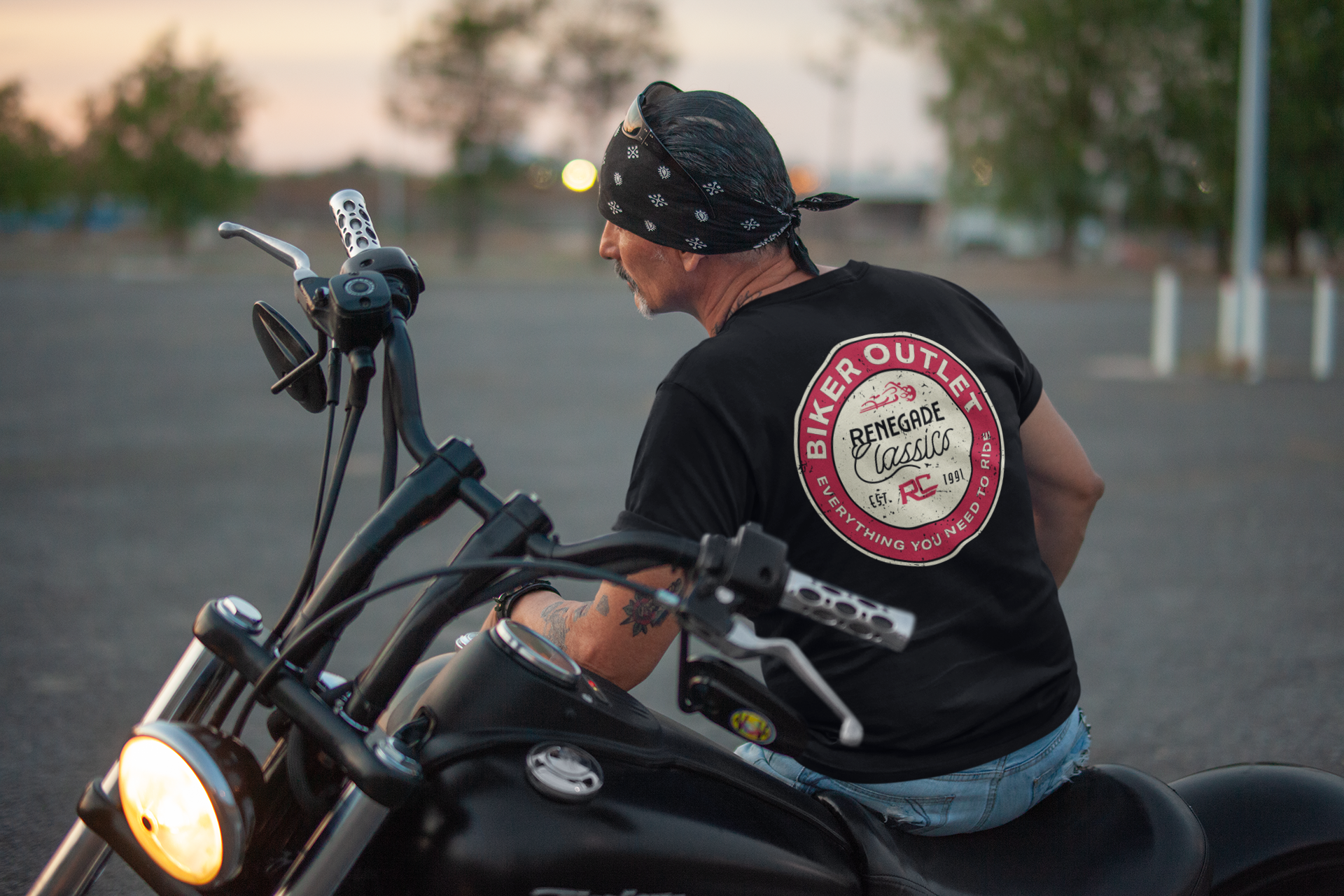 RC8008 Retro Sign Tshirt